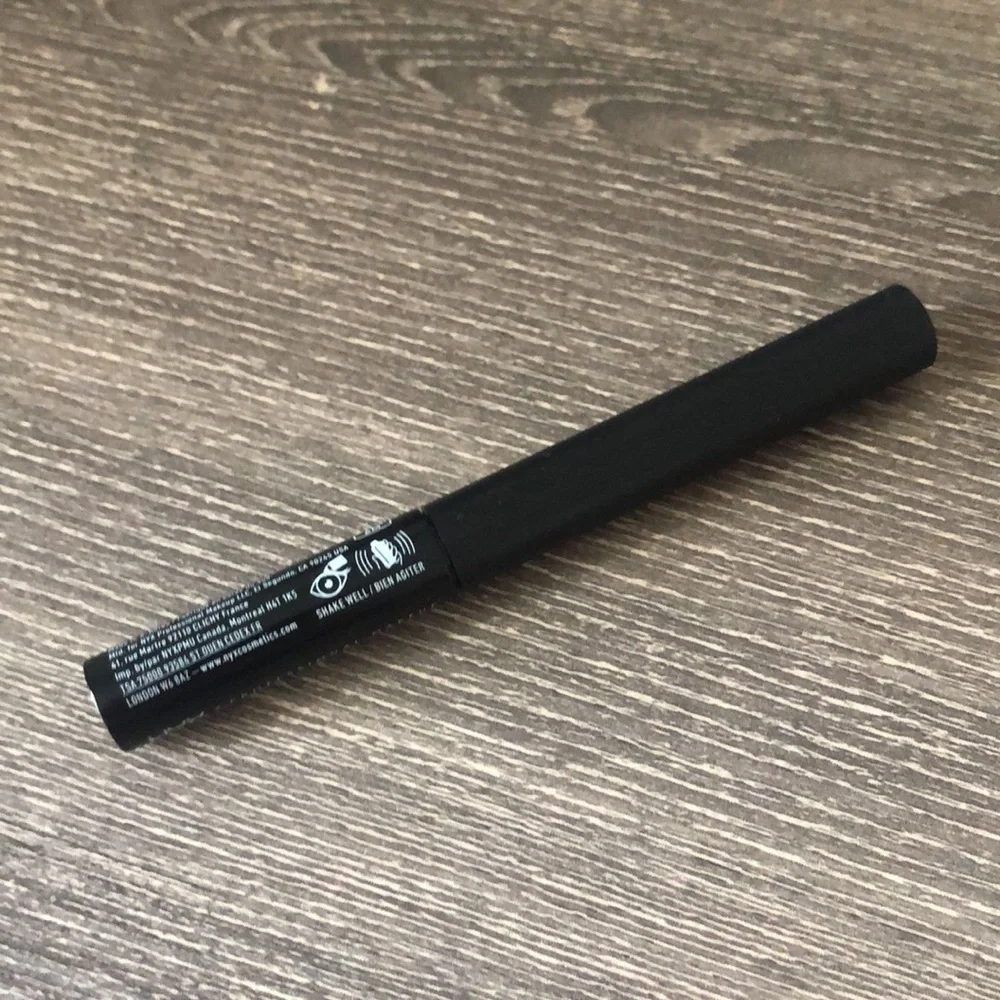 ❤️$6 NWT Vivid Matte Black Eyeliner 2ml